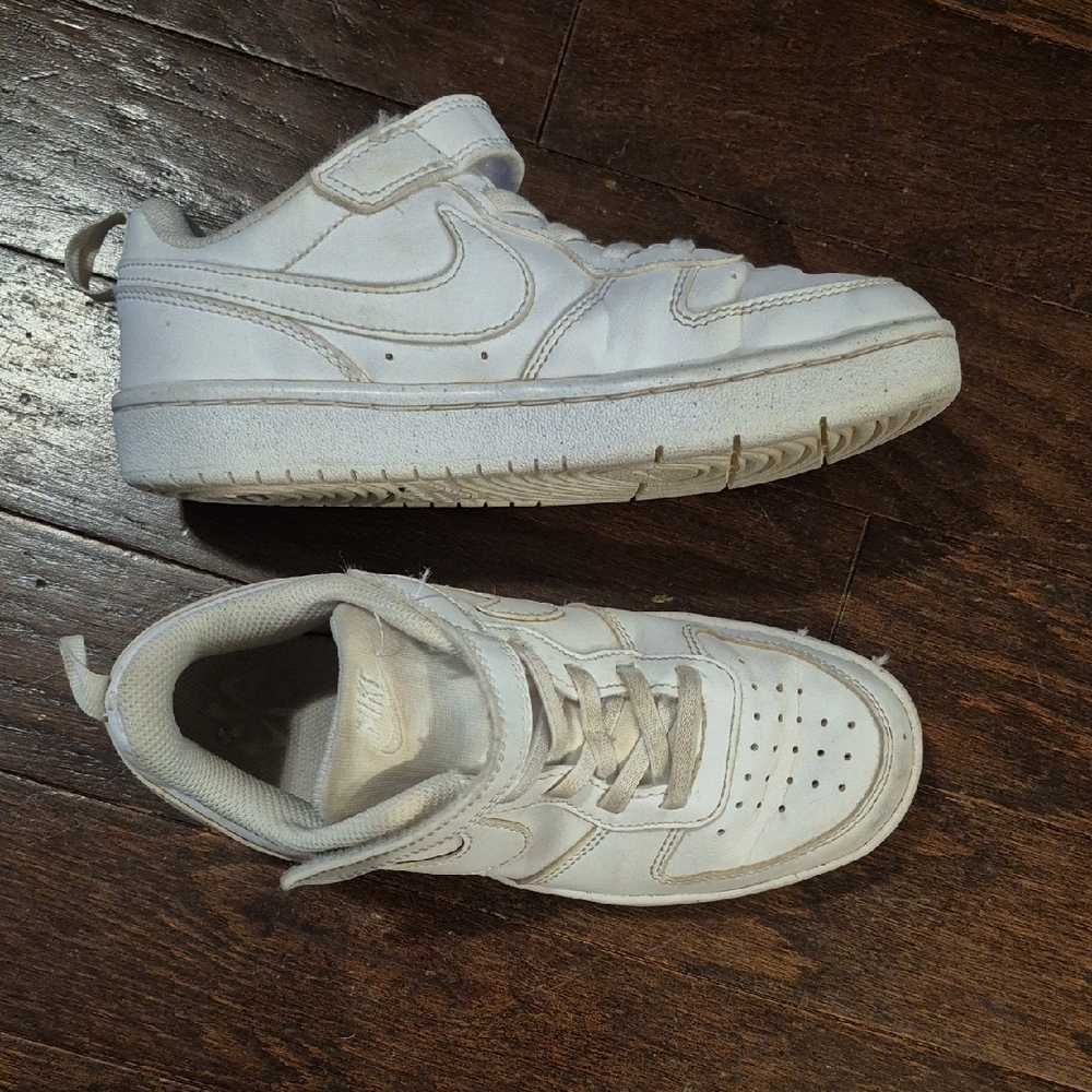 Nike Court Borough Sneakers